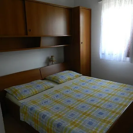 Skender Apartment *