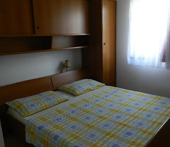 Skender Apartment *
